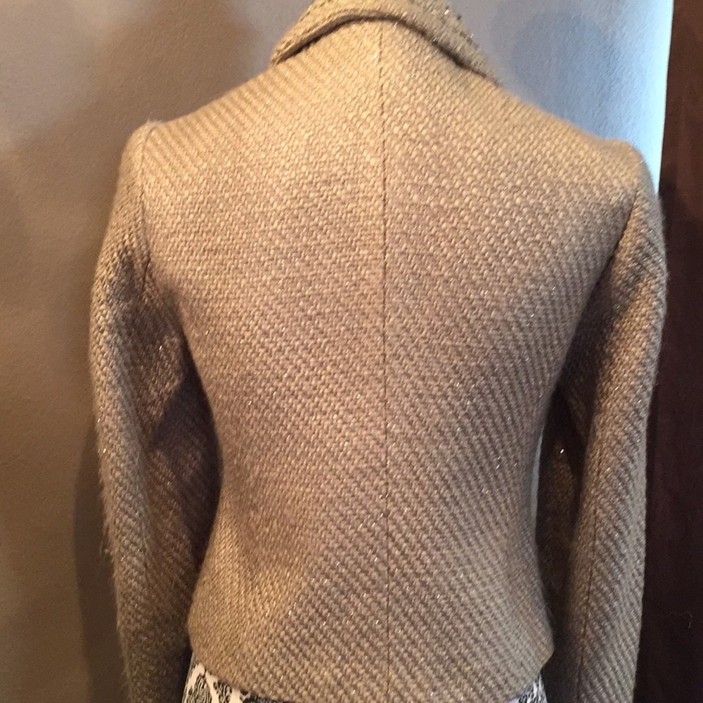 Holy Chic!!! Now That’s A Sharp Jacket! - image 4